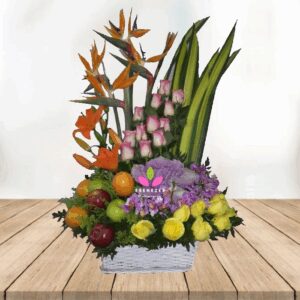 Arreglo floral con frutas