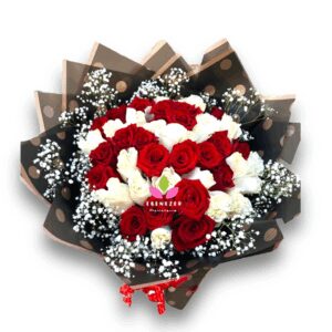 Bouquet buchon de rosas blancas y rojas