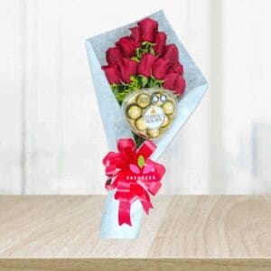 Bouque de Rosas con ferrero corazon- flores en Cali