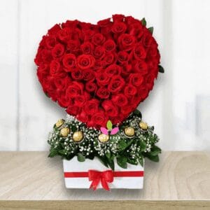 Arreglo floral Corazon de rosas Cali