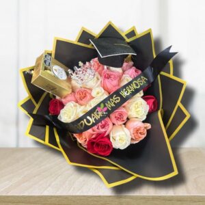 ramo de grado con rosas